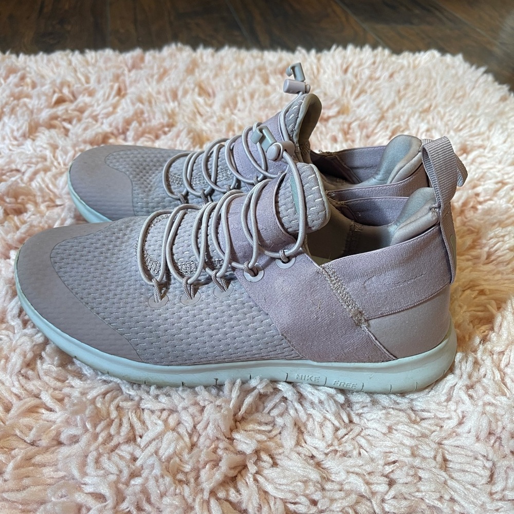 mauve nike frees! size 7.5